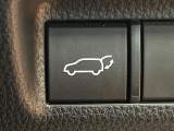 【パワーバックドア】スマートキーや運転席のボタンを押すだけでリアゲートが自動で開閉します!荷物を持っている時や、高い位置にあるバックドアを閉める際に便利な機能です♪
