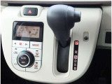 こちらのシフトは、車両にマッチしたデザインになっています!操作し易い配置になっていますので、安心・安全で機能的ですね!