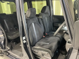 乗降がしやすい運転席。高さが調節できて小柄な方でもベストポジションをとることができます。