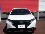 NISMO専用エクステリア。そしてアダプティブLEDヘッドライトシステム&LEDフォグを搭載。照射パターンを変化させて対向車や先行車が眩しくならないようにハイビームをキープすることで、良好な視界を確保します。