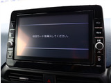 『1台』のお車に対して、3名体制で日々議論を重ね仕入れを行っております。