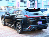 お車選びをお楽しみ頂けるよう、在庫車の展示スペースを十分に確保しております。
