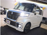 お車選びをお楽しみ頂けるよう、在庫車の展示スペースを十分に確保しております。