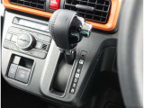 こちらのシフトは、車両にマッチしたデザインになっています!操作し易い配置になっていますので、安心・安全で機能的ですね!