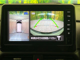 【アラウンドビューモニター】専用のカメラにより、上から見下ろしたような視点で360度クルマの周囲を確認することができます☆死角部分も確認しやすく、狭い場所での切り返しや駐車もスムーズに行えます。