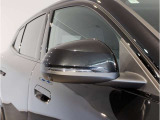 【BMWミラー】視認性の高いスタイリッシュなミラー。自動防眩機能も付いており夜間のドライビングをサポートします。