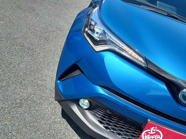 トヨタ C-HR ハイブリッド 1.8 G の中古車詳細 (65,000km, ブルー