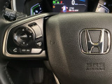 ステアリングスイッチがついていますので、オーディオのチャンネル変更、ボリューム、ジャンル変更が操作可能です。ハンドルから手を離さず安全に操作できます。