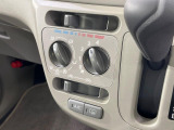寒い冬も暑い夏も全席に快適な空調を届けてくれる、ダイヤル式エアコンを装備♪
