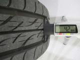 夏タイヤの残り溝は4.2mmです。スリップラインからは3.5mmとなっております。