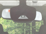 【インテリジェントエマージェンシーブレーキ】フロントカメラで前方の車両や歩行者を検知。衝突しそうな時は衝突被害軽減ブレーキが作動、衝突回避をサポート。より安全にドライブをお楽しみいただけます。