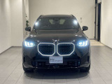 BMWを熟知したメカニックによる、360度の納車前点検。ドイツ本国と同様の教育・訓練を受けたメカニックが徹底的に点検、整備した後にお客様にお引渡しします。