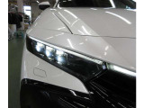 4眼LEDヘッドランプ+LEDクリアランスランプ(センターランプ点灯機能&おむかえ照明機能付)/LEDデイライト(センターランプ点灯機能付)+LEDフロントターンランプ+ヘッドランプクリーナー