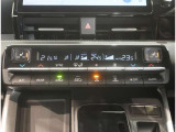 左右独立温度コントロールフルオートエアコンです。運転席、助手席それぞれで独立して温度設定ができます。冷え性の方が乗っても安心ですね♪