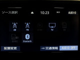 ラジオ、フルセグテレビ、CD再生、DVD再生、SD再生(音楽/動画)、SD録音(別途SDカードが必要です)、Bluetoothオーディオが使用可能です。詳しい仕様については展示店舗までお尋ねください。