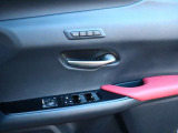 【車屋】として、長く車業界に従事した経験豊富なスタッフが多数在籍しております。