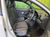 運転席シート廻りは使用感も少なく、良好な状態となっています。前オーナー様が丁寧に使っていたことがよくわかりますね。