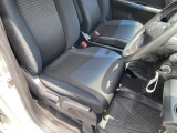 ●仕入れ段階で徹底したチェックを行い、厳しい審査にパスした車だけを展示・販売しています。弊社ではこれをプロチェックと呼び、数十の独自チェック項目に基づき、車の状態を調べ上げています。
