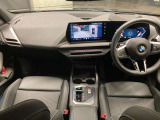 ☆センターパネルを運転席側に僅かに傾けたBMW独特のインパネ☆【駆け抜ける歓び】はここからもスタートしております☆