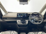 セレナ 1.4 e-4ORCE ハイウェイスターV 4WD 4WD 修復歴無し