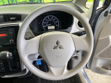 インテリアに合わせたデザインのステアリングは、運転される方のことも考え、運転しやすい形状、大きさです。是非一度、実際に触ってお確かめください。