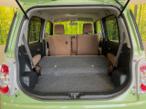 普段のお買い物や通勤、送迎等に十分な荷室スペースを確保しております。セカンドシートを倒すと、大きな荷物の積載も可能です♪