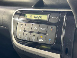 【オートエアコン】一度お好みの温度に設定すれば、車内の温度を検知し風量や温度を自動で調整。暑い…寒い…と何度もスイッチ操作をする必要はありません。快適な車内空間には必須の機能ですね♪
