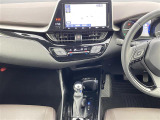 気になる車はすぐにお問い合わせください!画面右側の0066から始まる無料ダイヤルからお問い合わせ下さい!専門スタッフがお車のご質問にお答えいたします!