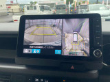 カーナビ付きです。カーナビの機能や保証につきましては、担当スタッフまでお尋ねください。