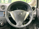 インテリアに合わせたデザインのステアリングは、運転される方のことも考え、運転しやすい形状、大きさです。是非一度、実際に触ってお確かめください。