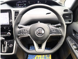 【車屋】として、長く車業界に従事した経験豊富なスタッフが多数在籍しております。