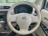 インテリアに合わせたデザインのステアリングは、運転される方のことも考え、運転しやすい形状、大きさです。是非一度、実際に触ってお確かめください。