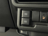 【充電用USBジャック】ついつい出先でスマホを使いすぎちゃった、そんなご経験はありませんか?ケーブルさえ持っていれば、車内でしっかり充電できちゃいますよ!