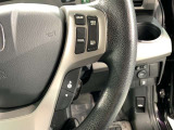 クルーズコントロールを装備しています。高速道路などで一定の速度で走ってくれるので運転が楽ですよ!速度を設定できますので、スピードの出しすぎにも注意できます。
