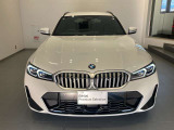BMW代表的な特徴のキドニーグリル。BMWのすべてのモデルに採用され、BMWらしさを強調しております。