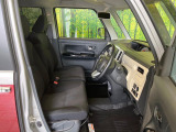 運転席シート廻りは使用感も少なく、良好な状態となっています。前オーナー様が丁寧に使っていたことがよくわかりますね。