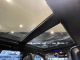 車両は屋内展示しておりますので天候に関係なくごゆっくりコンディションご確認頂けます。車両を倉庫へ保管している場合が御座いますのでご来店前に在庫確認頂けると幸いです。TEL072-784-8800