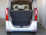 ラゲッジスペースも充分な広さです♪