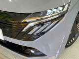 【LEDヘッドライト】悪天候や夜間走行時も良好な視界を確保し安心して運転できる高輝度LEDヘッドライトを装備!点灯速度が早く、消費電力も抑えられています。
