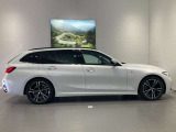 BMWでは重量配分にもこだわりがあり、FRモデルでは50:50とFFモデルでも60:40と前後の重量バランスにこだわり、軽快なハンドリングを実現しております。