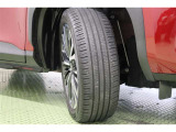 タイヤサイズはハイスペックな215/50R18。