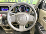インテリアに合わせたデザインのステアリングは、運転される方のことも考え、運転しやすい形状、大きさです。是非一度、実際に触ってお確かめください。