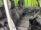 運転席シート廻りは使用感も少なく、良好な状態となっています。丁寧に使われていたことがよくわかりますね。