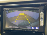 【バックカメラ】駐車時に後方がリアルタイム映像で確認できます。大型商業施設や立体駐車場での駐車時や、夜間のバック時に大活躍!運転スキルに関わらず、今や必須となった装備のひとつです!