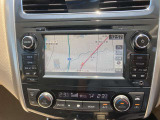 メーカー純正ナビゲーションです。 初めて走る道でも安心して運転が出来ます。