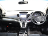 操作性に優れた運転席となります!小物入れや各ボタンの配置にこだわり、使いやすいです!座り心地もよく視認性も良好なのでロングドライブもお任せ下さい!