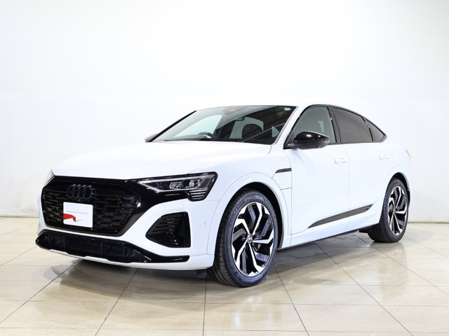 Q8スポーツバック e-tron55 クワトロ Sライン 4WD