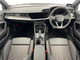 RS3セダン 2.5 4WD 本革シート