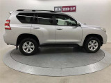 自動車保険やJAFも取扱いしています。土日も対応してますよ ♪♪