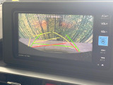 【バックカメラ】駐車時に後方がリアルタイム映像で確認できます。大型商業施設や立体駐車場での駐車時や、夜間のバック時に大活躍!運転スキルに関わらず、今や必須となった装備のひとつです!